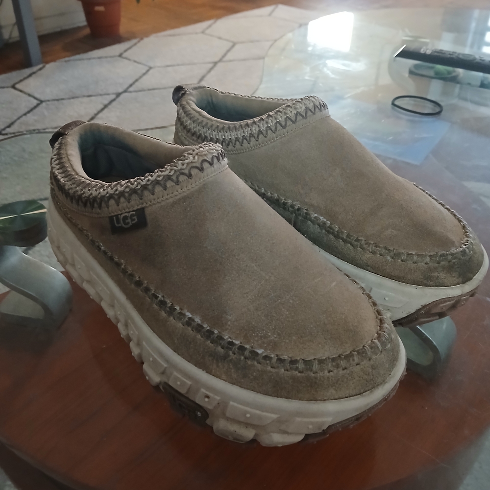 Ugg  Casual Tan Slip-On Loafers Womens 10 Mens 8
